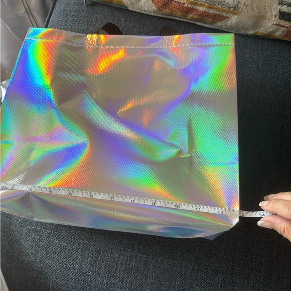 BUNDLE OF FIVE 13”x11” Iridescent Tote Bags BRAND NEW - Picture 4 of 10